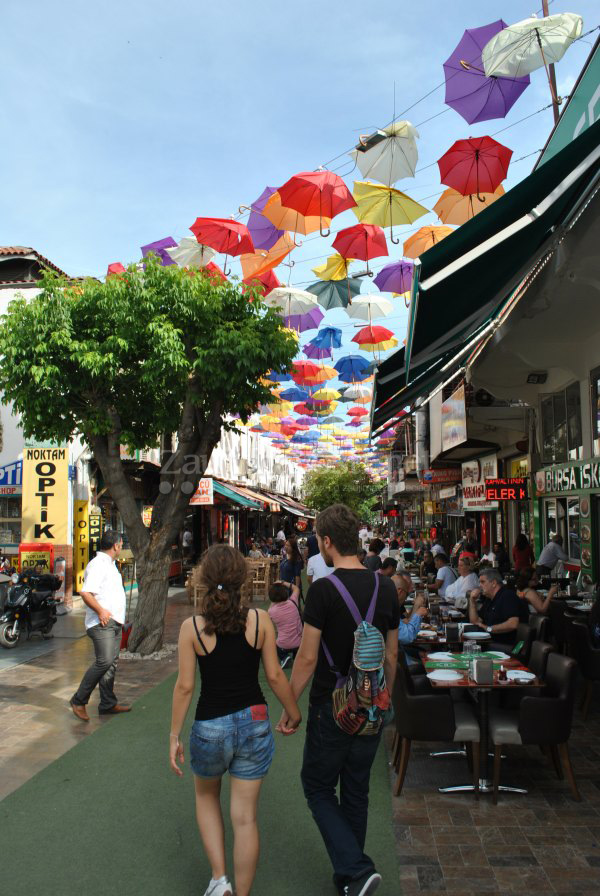 Turecká Antalya farebné dáždniky
