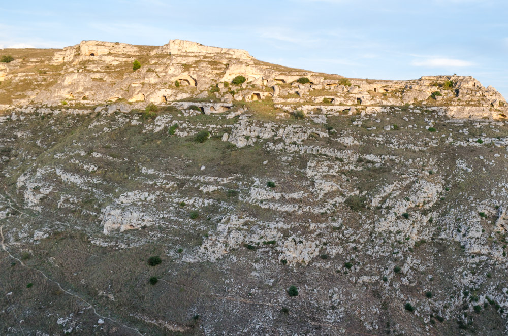 Jaskynné otvory nad Materou