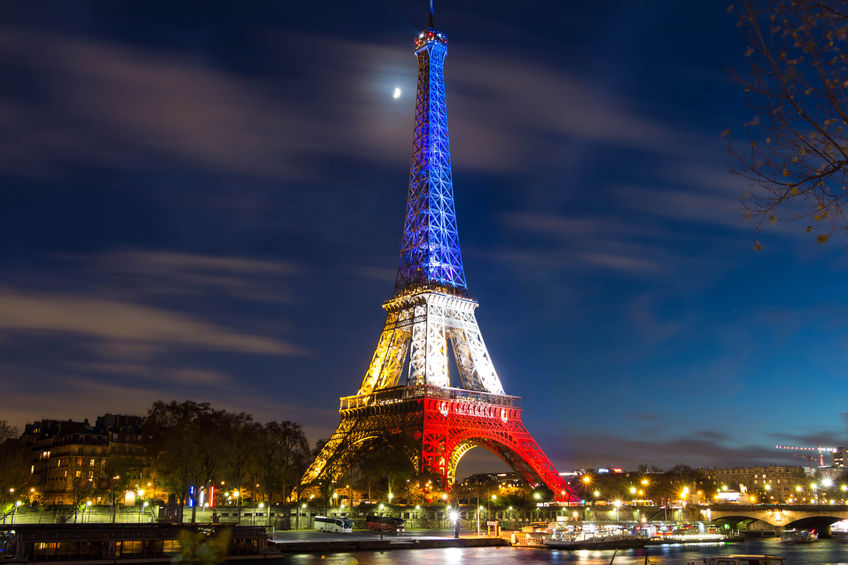 49069355 - pris, france, november 18, 2015: the eiffel tower lit up with the colors of the french national flag blue, white and redto honor victims of the november 13 terrorist attacks in friday's paristhat killed 129 people.
