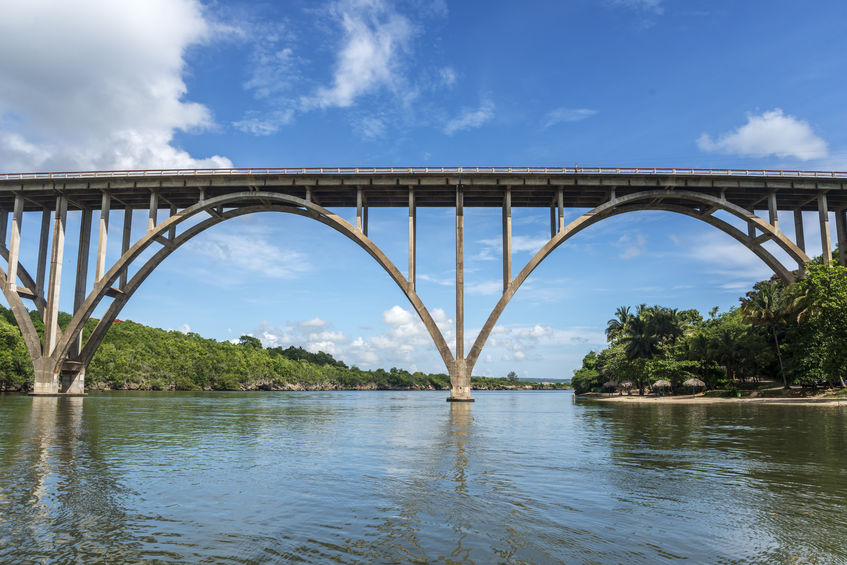 66099417 - the highest bridge across the island of cuba on the river canimar