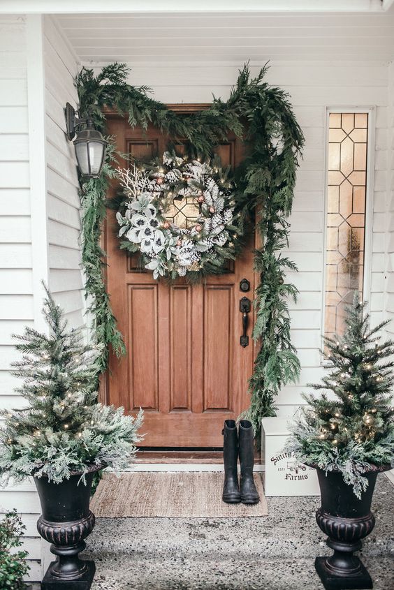 Vianočný veniec na vchodové dvere