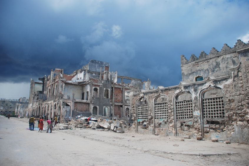 19652126 - mogadishu, somalİa-aprİl 29, 2013: the old city center of mogadishu