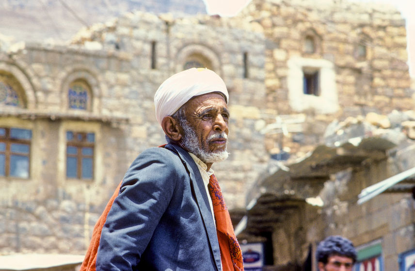 55476212 - sanaa, yemen - june 30, 1991: portrait of old senior man with the typical yemenite dress, the turban and the neck scarf in sanaa, yemen,