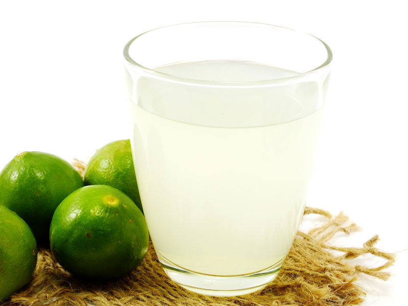 43852585 - glass filled with fresh made lime juice