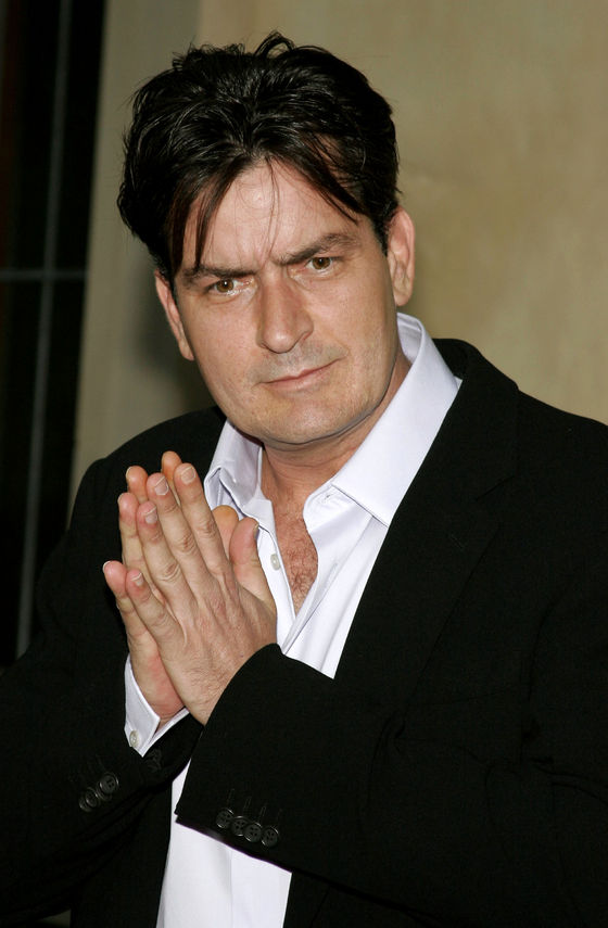 53809560 - charlie sheen at the chrysalis' 5th annual butterfly ball held at the italian villa carla & fred sands in bel air, usa on june 10, 2006.