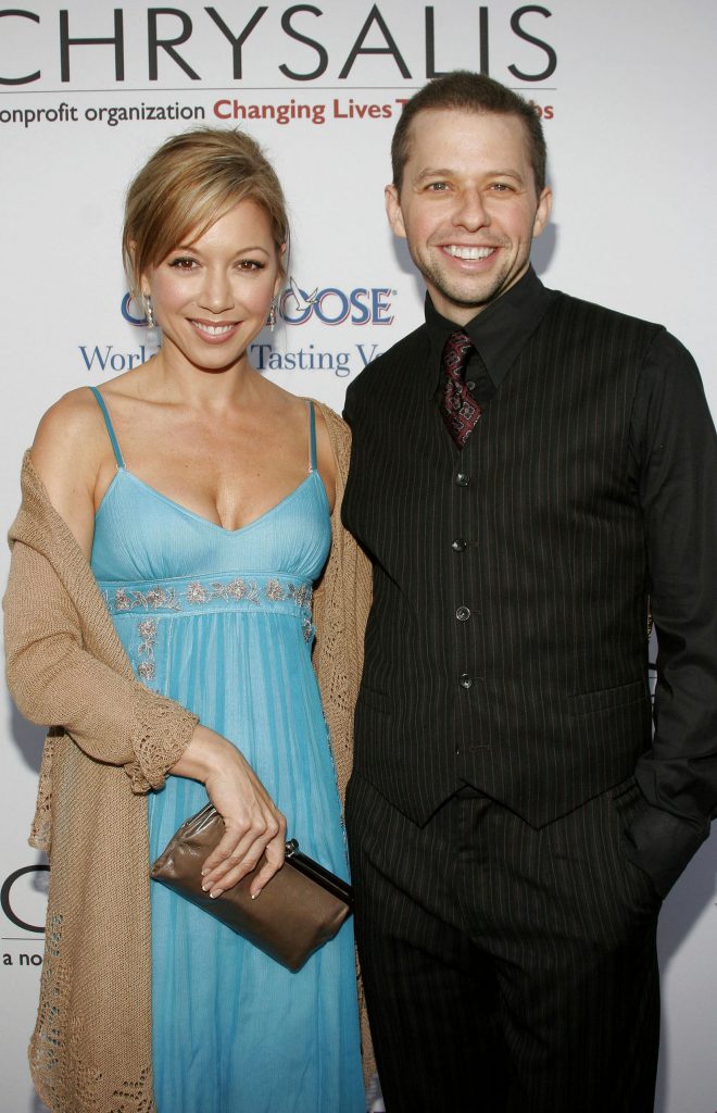 53809569 - jon cryer and lisa joyner at the chrysalis' 5th annual butterfly ball held at the italian villa carla & fred sands in bel air, usa on june 10, 2006.