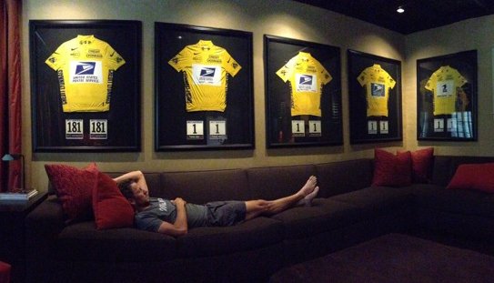 Lance Armstrong doma v Austine