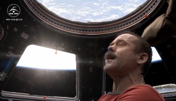 Chris Hadfield - Space Oddity