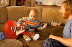 dieťa a gitara